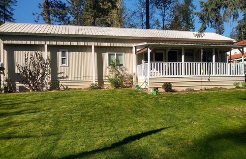 Valley House | Quiet retreat at Waitts Lake