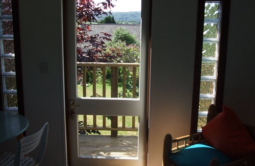 Mabe Ski Chalet | Quiet retreat in rural Cornish garden.