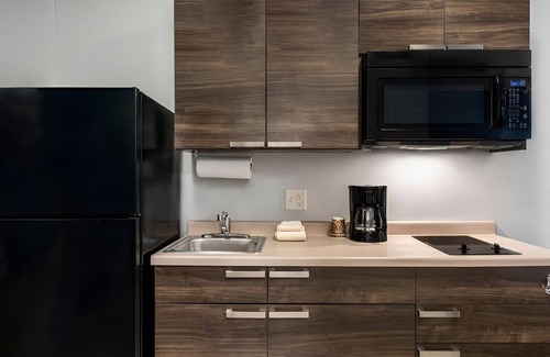Nampa Hotel | Quiet Space Ideal for Extended Stay Business Trips or Family Outings In Nampa