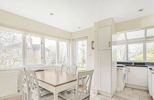 Oxford Cottage | Quiet Spacious Cottage with garden- A comfortable base to explore the City