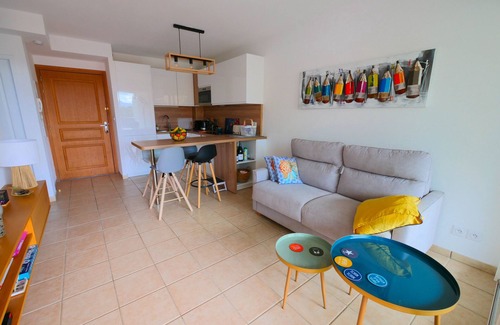 Saint-Cyprien Plage Apartment | QUIET STANDING, VERY LARGE TERRACE, SWIMMING POOL, 800 M FROM THE BEACH, RENOVATED IN 2024