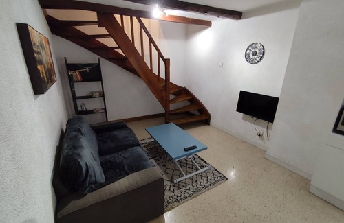 Cadolive Apartment | Quiet T2 apartment in Provencal village