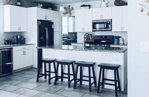 Ventnor City House | Quiet Ventnor Street near Beach, Restaurants & Shops, Quick Uber to Casinos