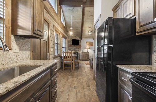 Indian Point Villa | Quiet Waterfront Cove Cabin on Table Rock Lake - Indian Point (C16)