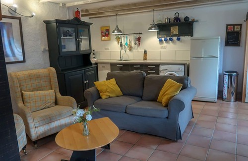 Sauveterre-la-Lemance Other | Quietly situated, Perigord Noir. Adults only.