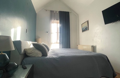 Karlovac Villa | Quietly located villa with 2 apartments on the outskirts of town with private parking space