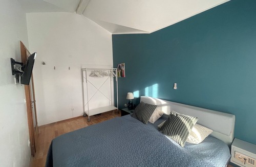 Karlovac Villa | Quietly located villa with 2 apartments on the outskirts of town with private parking space