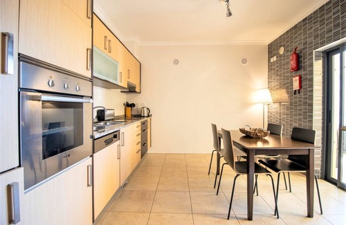 Lagos Apartment | Quinta das Palmeiras 2-bedroom YB-305