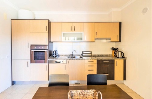 Lagos Apartment | Quinta das Palmeiras 2-bedroom YB-305