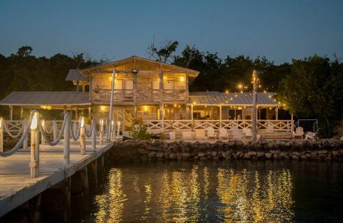 Isla Tintipan House | Quinta del Mar Sunset