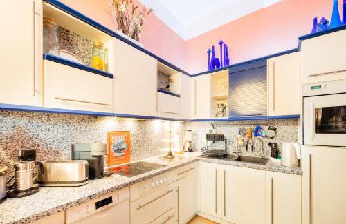 Friedrichshain-Kreuzberg Apartment | quit and central designer loft with elevator