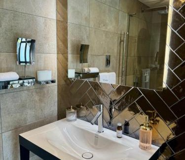 Lancaster Hotel | Quite Simply French