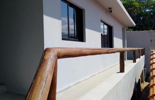 Toninhas House | Quitinete Casal ou até 4 pessoas 150m da praia das Toninhas