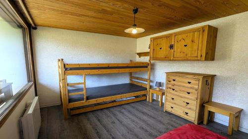 Puy-Saint-Vincent Apartment | Résidence Les Prés - AGREABLE APPARTEMENT SUR LES PISTES - 4/5 PERS MAE-4671