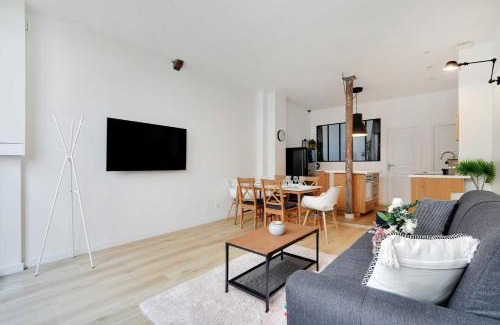 11th Arrondissement Apartment | Résidence Near Republique
