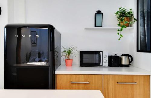 11th Arrondissement Apartment | Résidence Near Republique