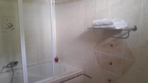 Grand-Bourg Apartment | Résidence rose Cannelle