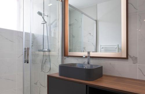 Laval Apartment | Résidence Solférino