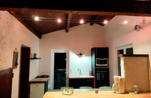 Chalain-le-Comtal House | Réveil au chant des Oiseaux