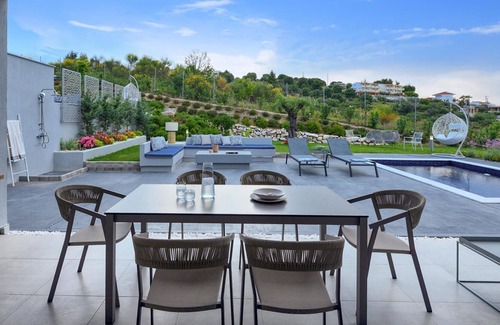 Kassandra Villa | R 1030 Superior 2 Bedroom Villa -Soleadovillas