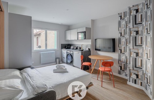 Quartier Exposition-Bajatiere Apartment | R'Apparts Latelier D'exception S2