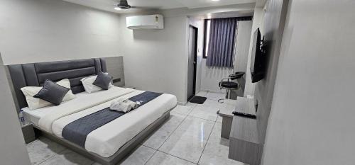 Ahmedabad Hotel | R K Villa HOTEL