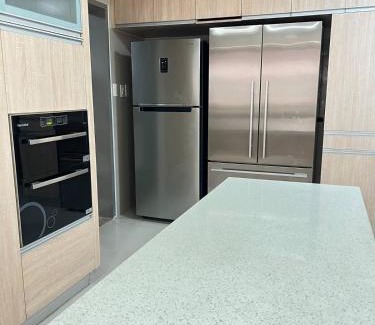 Paranaque Hotel | R&R Entire Rental Unit