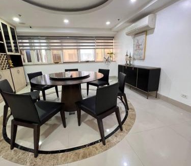 Paranaque Hotel | R&R Entire Rental Unit