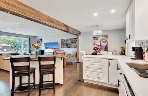 Trent Hills House | R&R Heaven See fall colorsnSunroom n Hottub