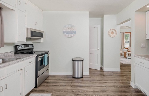 Manitowoc House | R&R on Rapids Rd Summ