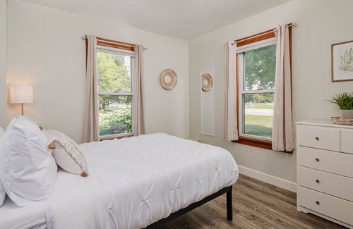 Manitowoc House | R&R on Rapids Rd Summ