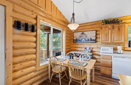 Long Valley Junction Cabin | "R & R" Owned and Operated by a Loving Family looking to share Our home with You