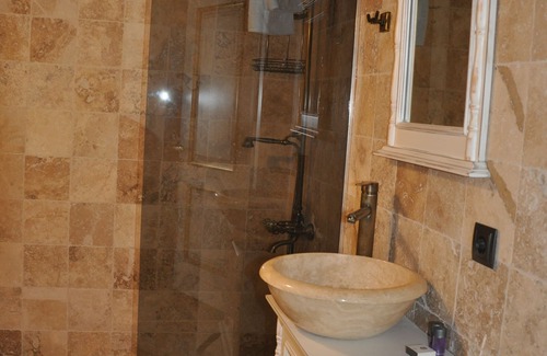 Altınova Hotel | Ra Otel