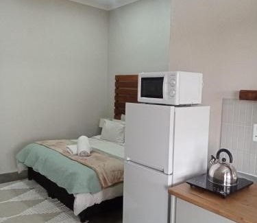 Hanover Apartment | Raapfontein Self-catering