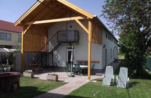 Halaszi House | Radek Vendégház és Apartman