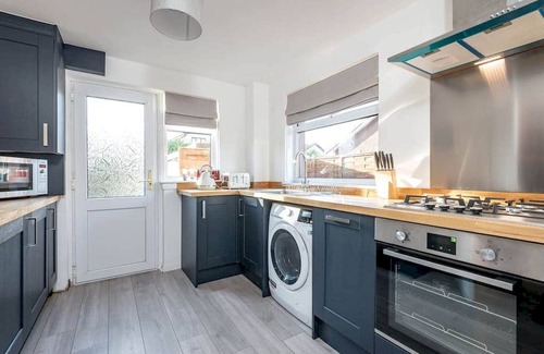 St. Andrews Ski Chalet | Radernie Place (No 23)