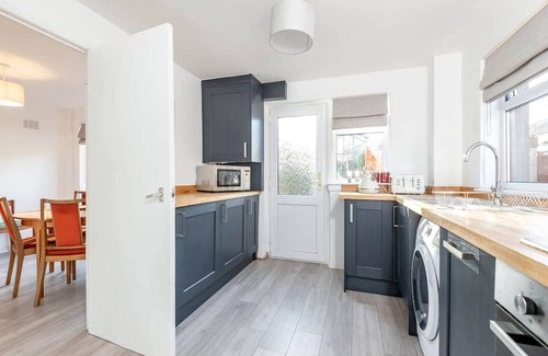 St. Andrews Ski Chalet | Radernie Place (No 23)