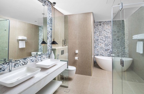 Qurtubah Hotel | Radisson Blu Hotel Riyadh Qurtuba