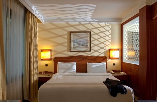 Ain Al Mraiseh Hotel | Radisson BLU Martinez Hotel, Beirut