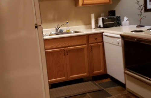 East Kootenay Condo | Radium Golf Resort -1 Br Condo* Sleeps 5 *Radium Hot Springs Swim Passes*