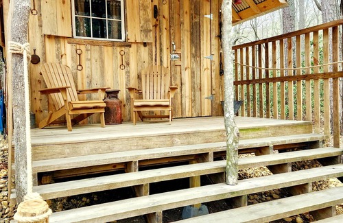 Fort Mc Clellan Cabin | Raelean - A unique off-grid tiny cabin