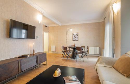 Collblanc y La Torrassa Apartment | Rafael Apartment by Olala Homes