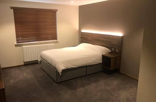 Llanvair Kilgeddin Hotel | Raglan Lodge
