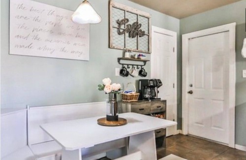 Heart of Lubbock House | Raider Retreat - near campus - backyard fireplace - pets welcome