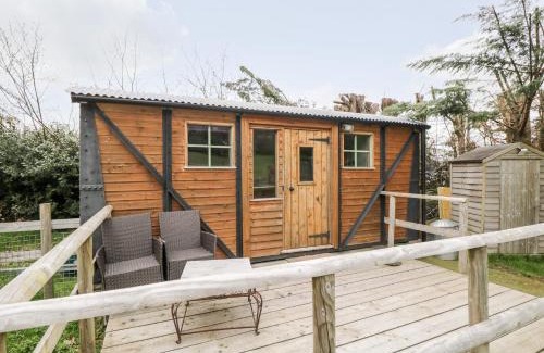 Abergavenny House | Railway Carriage