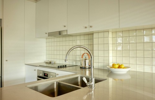 Tweed Heads Apartment | Rainbow Bay Ocean View Retreat: Serene 2 bedroom Art apartment.