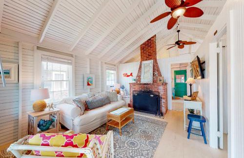 Brewster House | Rainbow Cottage