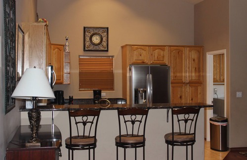 Pinetop-Lakeside House | Rainbow Lake home in gated community w/boats, hot tub, and private lake access