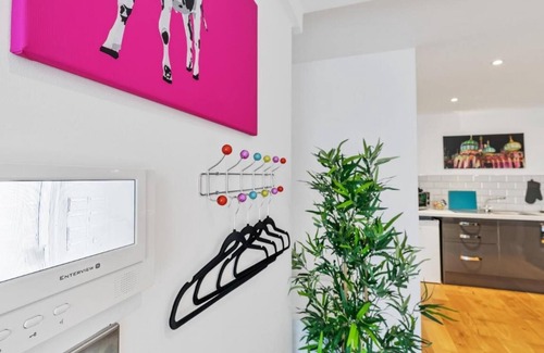 Kemptown Apartment | Rainbow Studio - Spacious City Centre - Close to sea - Sleeps 1 to 3 Guests