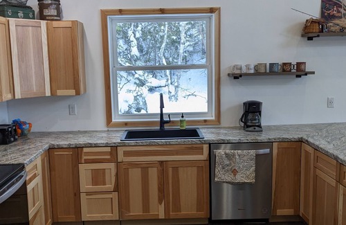 International Falls Cabin | Rainy Lake Retreat! New two year old cabin, Lakeview with lake access dock!